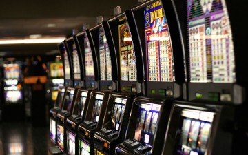 Θα δικαστούν για διενέργεια παράνομων τυχερών παιχνιδιών