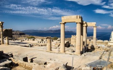 Σοβαρός τραυματισμός Αμερικανίδας τουρίστριας στην Ακρόπολη της Λίνδου
