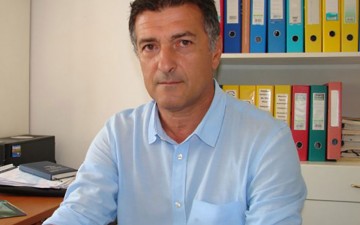 Υπάρχουν και κάποιοι που ασχολούνται με τα κοινά, αλλά δεν είναι διατεθειμένοι να τα «καταπίνουν» όλα