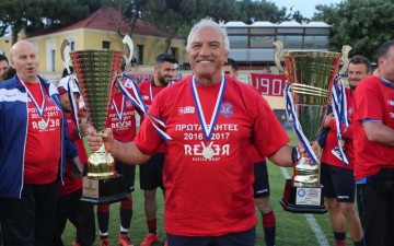 Στέψη σε γιορτινή ατμόσφαιρα