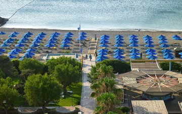 Με γαλάζιες σημαίες βραβεύτηκαν 25 ακτές της Ρόδου και 8 της Κω