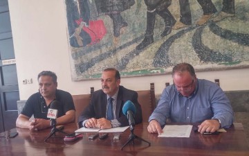 Δηλώσεις του δημάρχου για τους συμβασιούχους