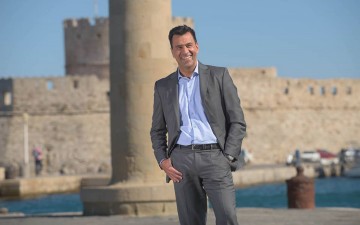  "Let's go Hellas": Ένα βιβλίο του Γιώργου Πετρά που προωθεί την Ελλάδα στο εξωτερικό