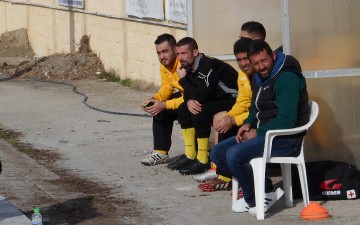 Ο Σφυριαλλάς πλαισιωμένος με νέους στον Άρη