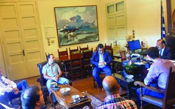 Την βοήθεια του δήμου ζήτησαν χθες οι εργαζόμενοι του ΕΚΑΒ