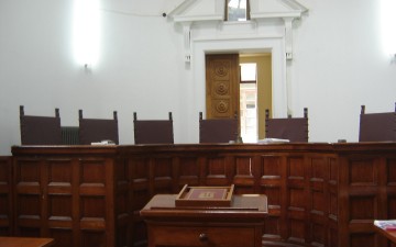 Πατέρας και γιος κατηγορούμενοι σε υπόθεση πορνογραφίας ανηλίκων