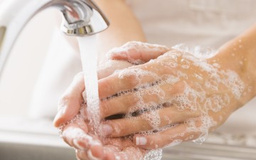 Πλύσιμο χεριών:  Και το κρύο νερό  σκοτώνει τα βακτήρια
