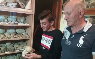 Ο 18χρονος που ανακαλύπτει στη Ρόδο, απολιθώματα εκατομμυρίων χρόνων πριν