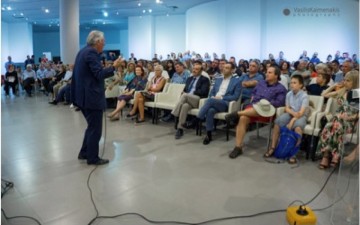 Καθήλωσε το κοινό στη Ρόδο ο καθηγητής  κ. Δημήτρης Νανόπουλος