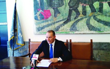 Θάλασσα και σε τοπικό επίπεδο τα έχει κάνει η κυβέρνηση