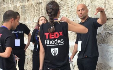 Το Φιλότιμο κατοικεί στη λεία επιφάνεια ενός κρανίου