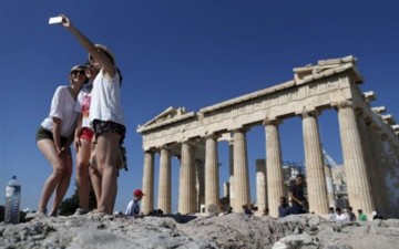 Μπρος-πίσω στην κυβέρνηση για το τέλος διανυκτέρευσης στα ξενοδοχεία