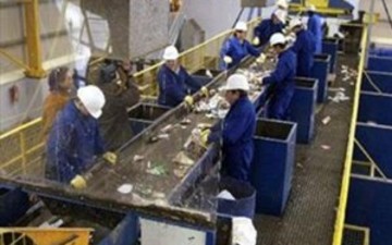 Εργαζόμενοι με μηνιαίες αποδοχές 200 - 300 ευρώ