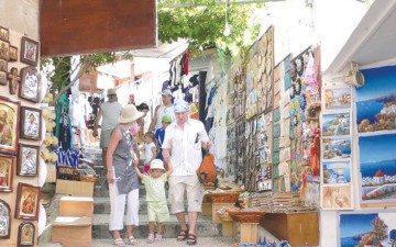 Αύξηση 6,7% στις αφίξεις τουριστών τον Ιούνιο στην Ρόδο