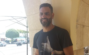 Τρεις θάνατοι, σε ένα χρόνο στην οικογένειά του, κι ο Γιάννης συνεχίζει δυνατός