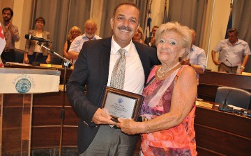 “Αριστείον Τιμής” στην Δέσποινα Δελαπόρτα για την προσφορά της στην τοπική κοινωνία