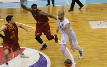 Στον “αυτοκράτορα”  ο Βασιλόπουλος
