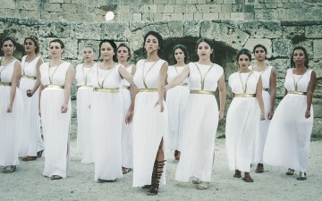 Η  Γυναίκα του Άλλου Μύθου  και οι Ιέρειες της “Τερψιχόρης” ταξιδεύουν για Κάλυμνο