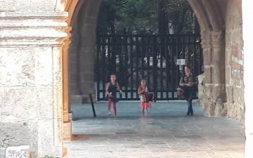 Το Καστέλλο της Ρόδου έχει μετατραπεί σε παλάτι για τους επαίτες!