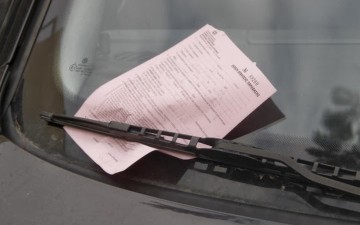 Μας βάζει πρόστιμα ο δήμος  για δήθεν παράνομη στάθμευση!