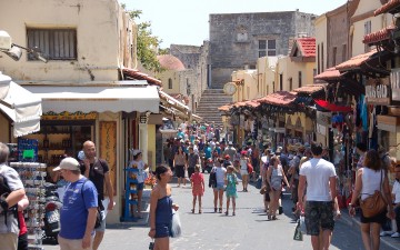 Πιάνει «ταβάνι» ο τουρισμός,  ελπίδες για αύξηση των εσόδων