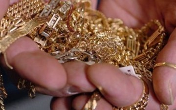 Ρόδος: Αφαίρεσαν χρυσαφικά από σπίτι με τη μέθοδο της... απασχόλησης!