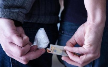 Κατηγορείται για  αγοραπωλησία ναρκωτικών