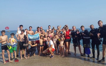 Με πρωτοβουλία του Grecotel Rhodos Royal έγινε καθαρισμός του βυθού της θάλασσας
