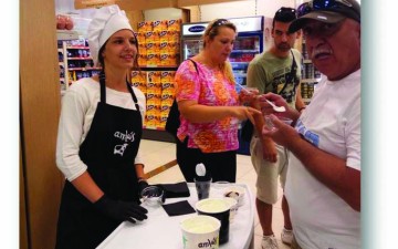 Στα ράφια του «Σκλαβενίτη»  το ροδίτικο γάλα «Απλώς»