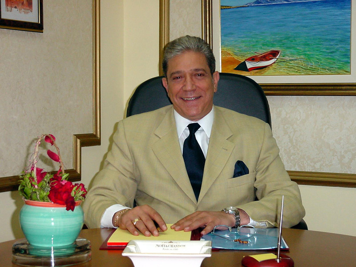 • Ο Ενρίκο  	Αϊντάν  	είναι γενικός  	διευθυντής  	του Καζίνο Ρόδου και  	διευθυντής 	του  	ξενοδοχείου Grande Albergo Delle Rose