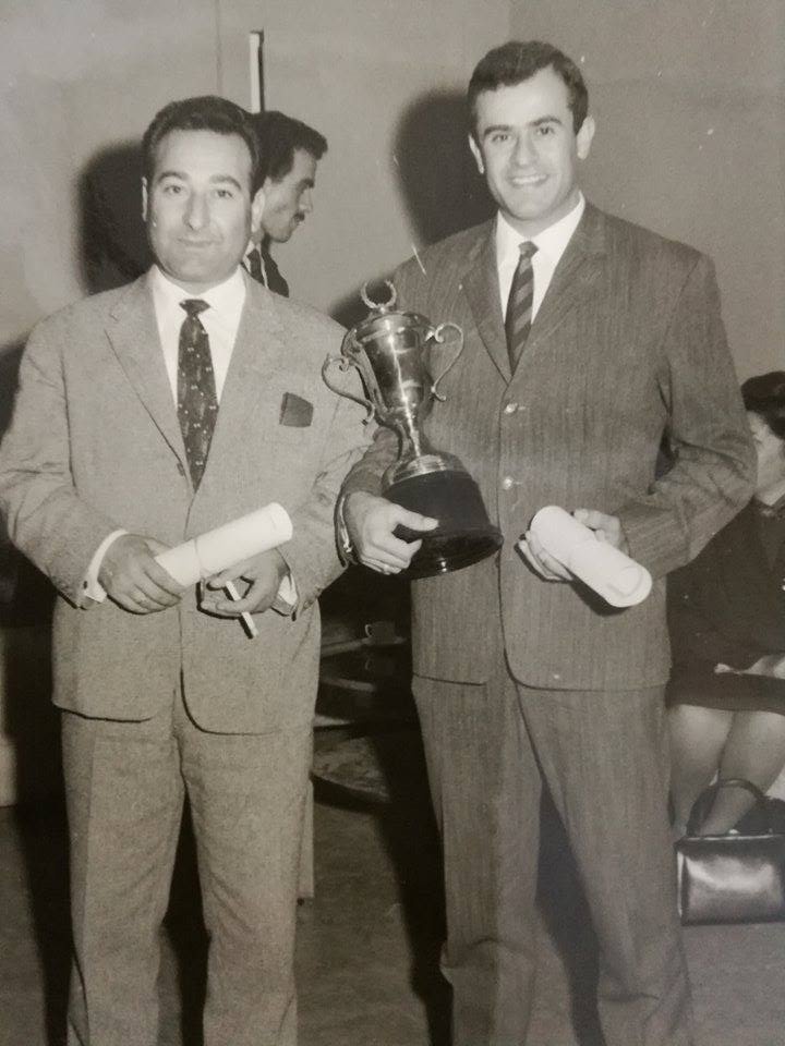 Ο κος Κωνσταντίνος Κούκουρας και ο Γιώργος Τάχερ, ως πρωταθλητές  του αγώνα νυχτερινής πλοήγησης το Νοέμβριο του 1967