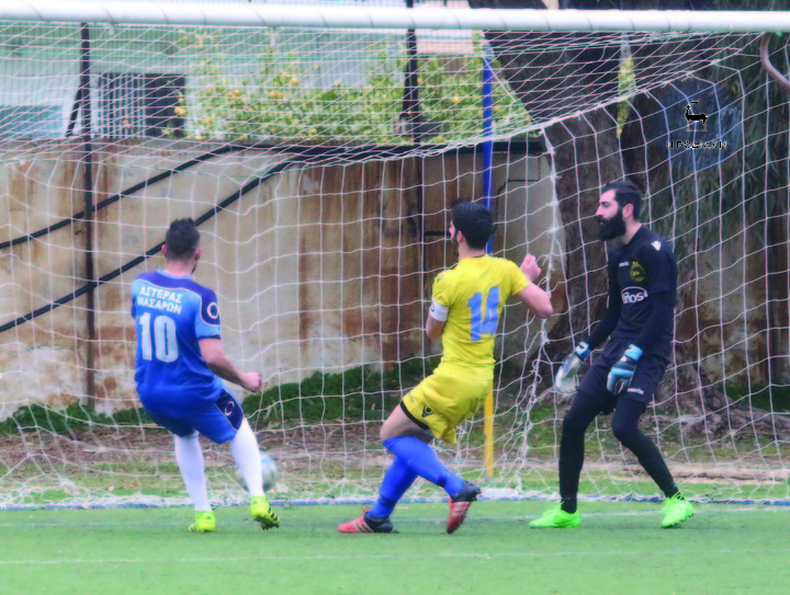 Ο Βάσκο Μίρτσεφ (Νο 10) μείωσε από κοντά σε 3-2 ΦΩΤΟ ΒΙΚΤΩΡ