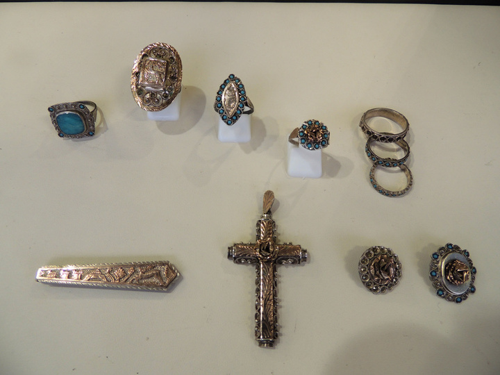 Συλλογή ροδίτικων κοσμημάτων  από το εργαστήριο “Δημητριάδης”  που κατασκευάστηκαν πριν το 1980