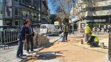 Αντικατάσταση και τοποθέτηση νέων κυβόλιθων στην Πλατεία Κύπρου  