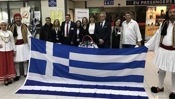 Από την Αγγλία το πρώτο τσάρτερ της σεζόν στη Ρόδο (φωτορεπορτάζ)