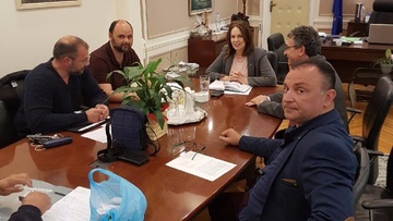 Η. Καματερός: Με ταξιτζήδες Ρόδου και Κω στην υφυπουργό Οικονομικών κ. Παπανάτσιου