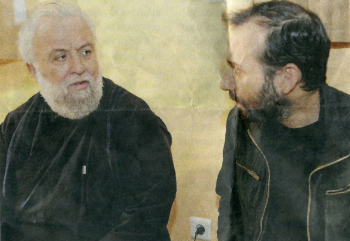 Ο αρχιμανδρίτης Χριστόδουλος με το συντάκτη της “ΕΛΕΥΘΕΡΙΑΣ του Τύπου” Κώστα Καντούνη