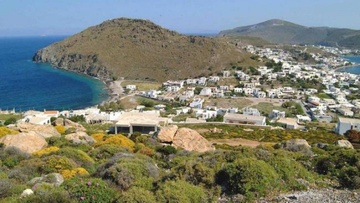 Πάτμος: Με εκατοντάδες χιλιάδες τουρίστες αλλά χωρίς παιδίατρο και καρδιολόγο