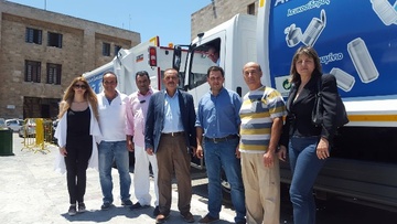 Ένα όχημα-ψυγείο για τις ανάγκες των παιδικών σταθμών και τρία απορριμματοφόρα για την ανακύκλωση  παρέλαβε ο Δήμαρχος Ρόδου
