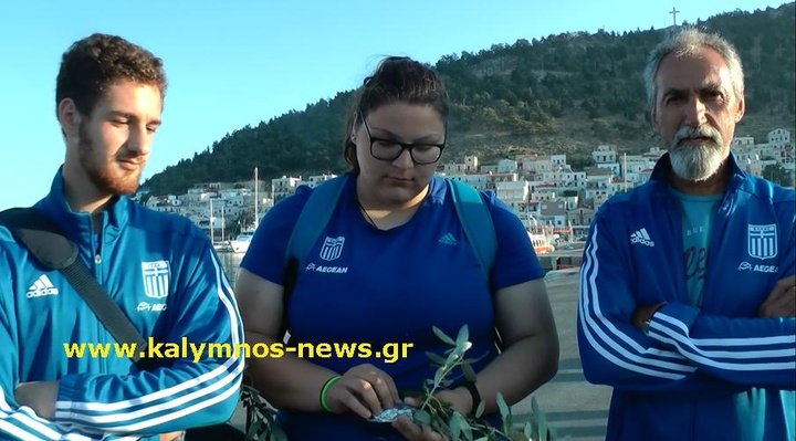 Από αριστερά ο Αντώνης Ρούσσος, η Μαρία Μαγκούλια και ο προπονητής της, Ξενοφών Κουτελλάς