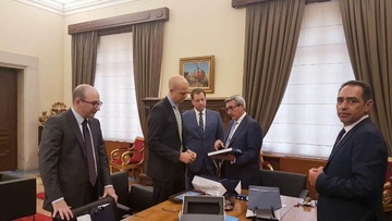 Συνάντηση εργασίας του Γ. Χατζημάρκου με υψηλόβαθμα στελέχη της Fraport Greece, για τα αεροδρόμια Ρόδου και Κω