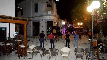 Κως: Συγκλονίζει η μαρτυρία θαμώνα του μοιραίου μπαρ λίγα λεπτά μετά τον φονικό σεισμό