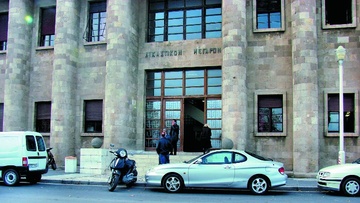 Επτά Κινέζοι στο εδώλιο για μαχαιρώματα στις παραλίες της Ρόδου