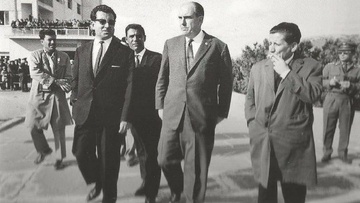 Από το υπόγειο του «Ζορμπά» στις υπουργικές καρέκλες!