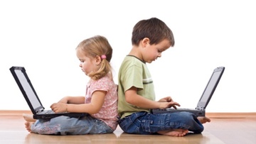 Η πλοήγηση των παιδιών στο διαδίκτυο  πρέπει να γίνεται υπό την καθοδήγηση των γονέων 