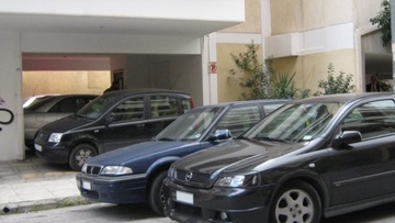 ΥΠΕΣ: Δεν πληρώνουν ΤΑΠ  οι ιδιοκτήτες ανοικτών  χώρων στάθμευσης