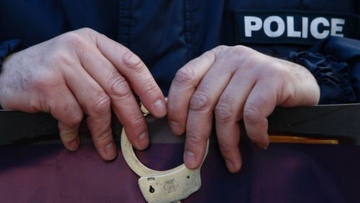 Ρόδος: Δύο ανήλικοι έκλεψαν από επιχείρηση... φορητά ηχεία!