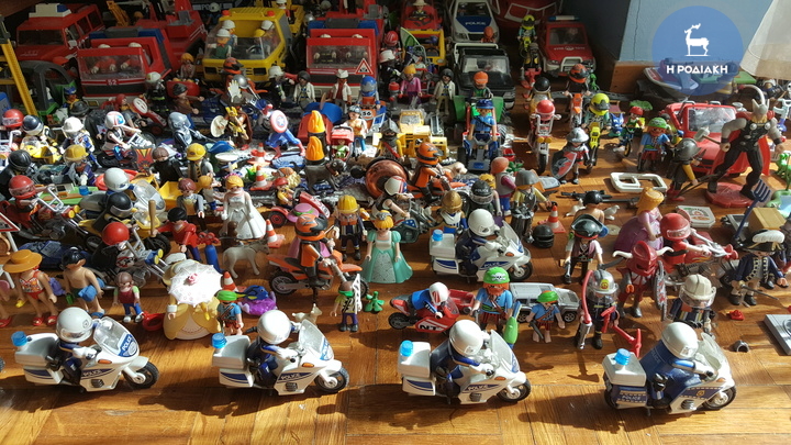 Κανένας δεν επιτρέπεται να μπει στο δωμάτιο του Μάριου.   Τακτοποιεί και καθαρίζει σε αυτό αποκλειστικά ο ίδιος.