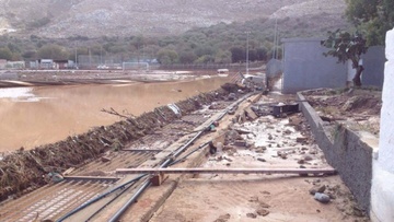 Η Περιφέρεια αναλαμβάνει την αποκατάσταση του γηπέδου Σύμης, που καταστράφηκε από τις πλημμύρες του 2017
