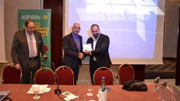 Οι φαρμακοποιοί βράβευσαν  συναδέλφους τους στ’ ακριτικά νησιά